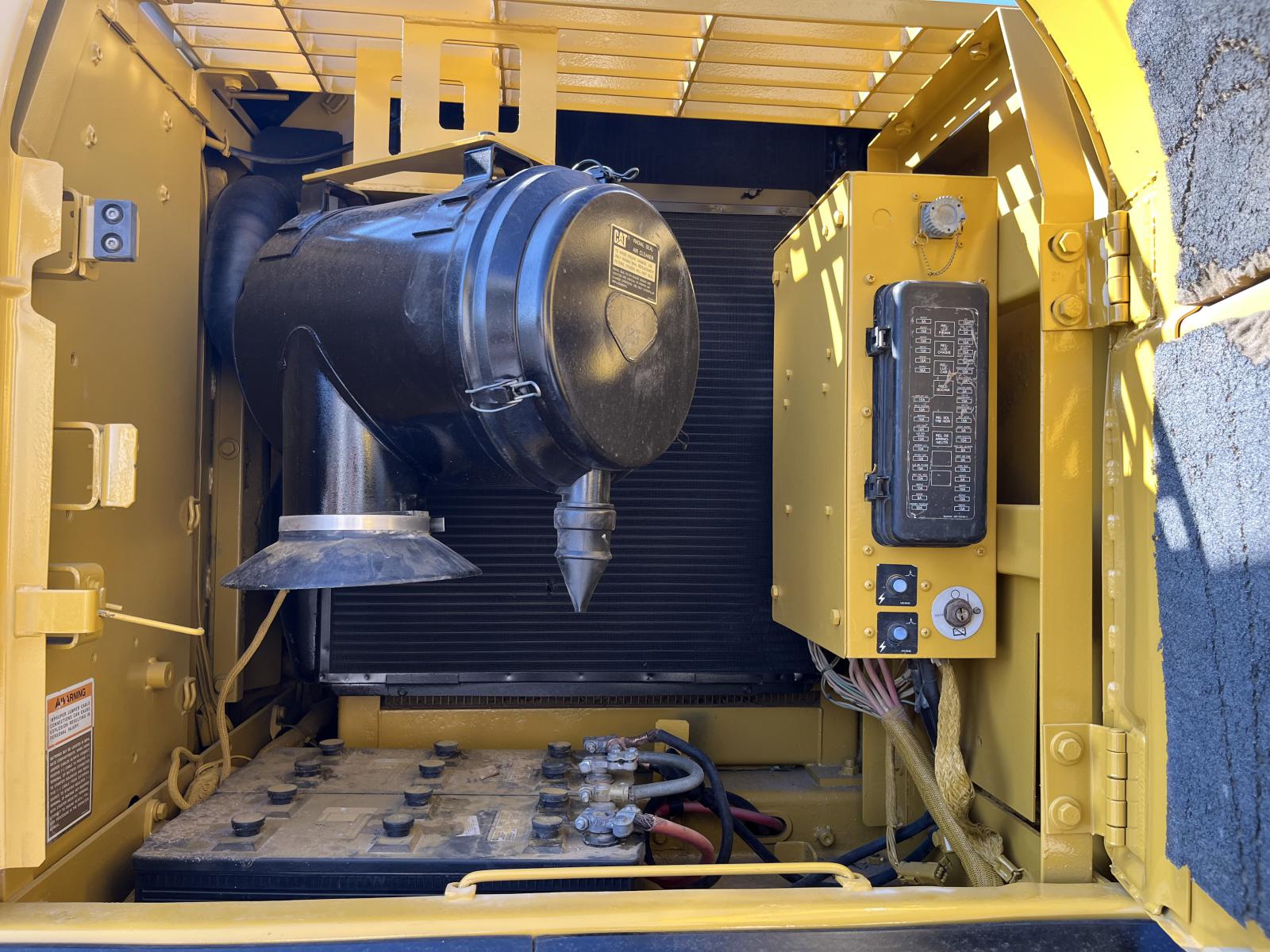 ./imagenes/INVOICE/2019/17349/EXCAVATOR CATERPILLAR 325CL (20).JPG